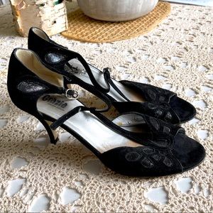 Grazia Ingledews dance heal with strap